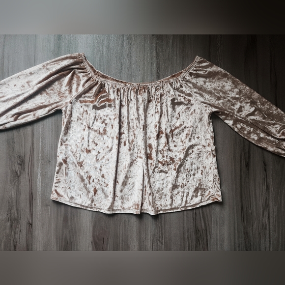 Velet Top - Picture 5 of 7